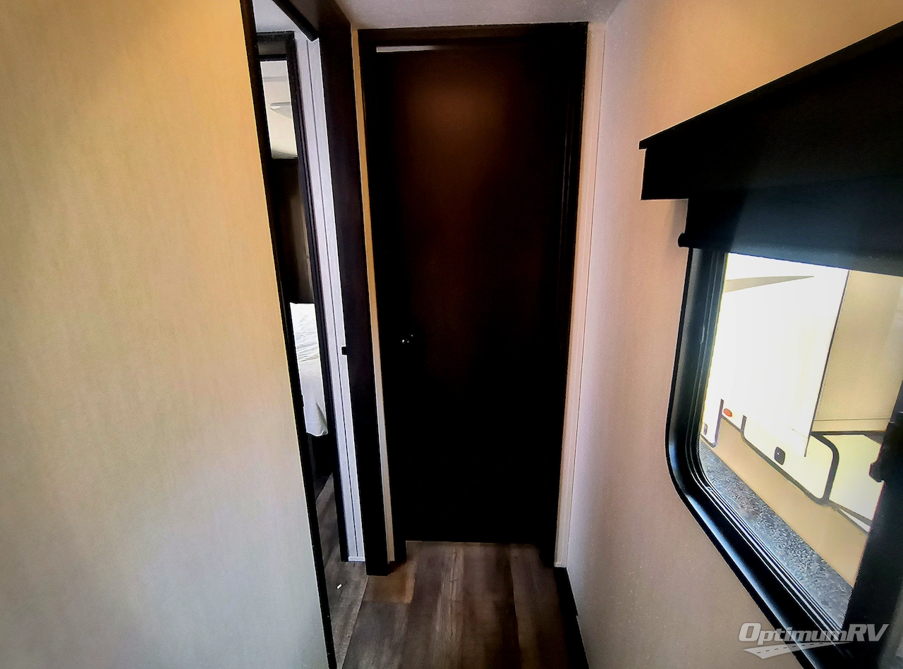 2025 Forest River Cherokee Arctic Wolf Suite 3650SUITE Photo 17