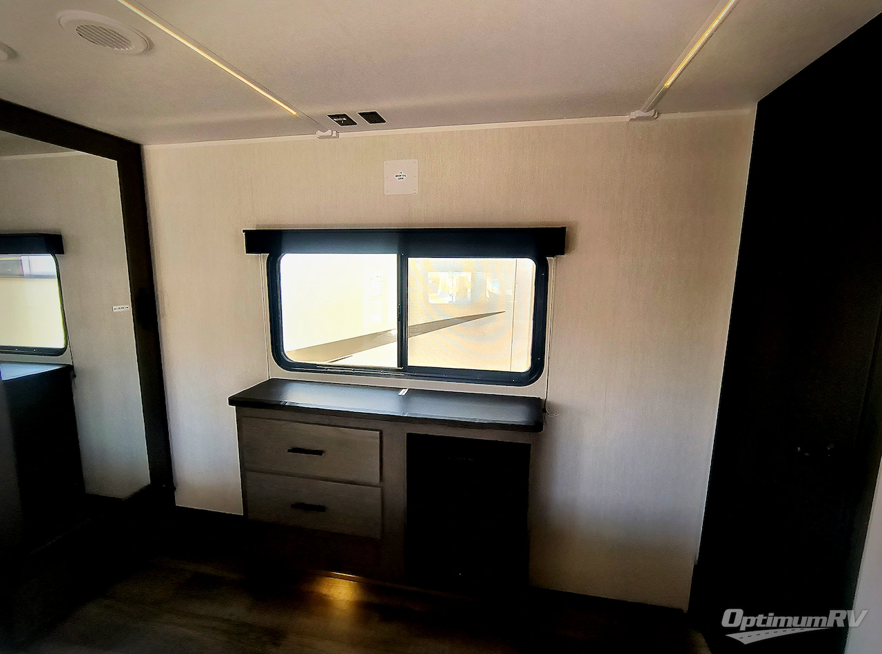 2025 Forest River Cherokee Arctic Wolf Suite 3650SUITE Photo 21