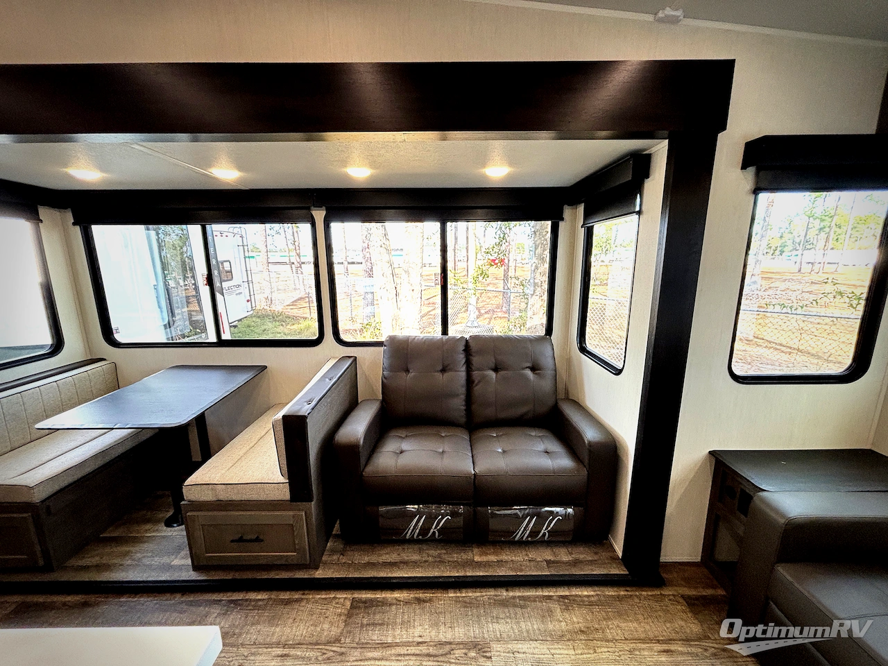 2025 Forest River Cherokee Arctic Wolf Suite 3650SUITE Photo 6