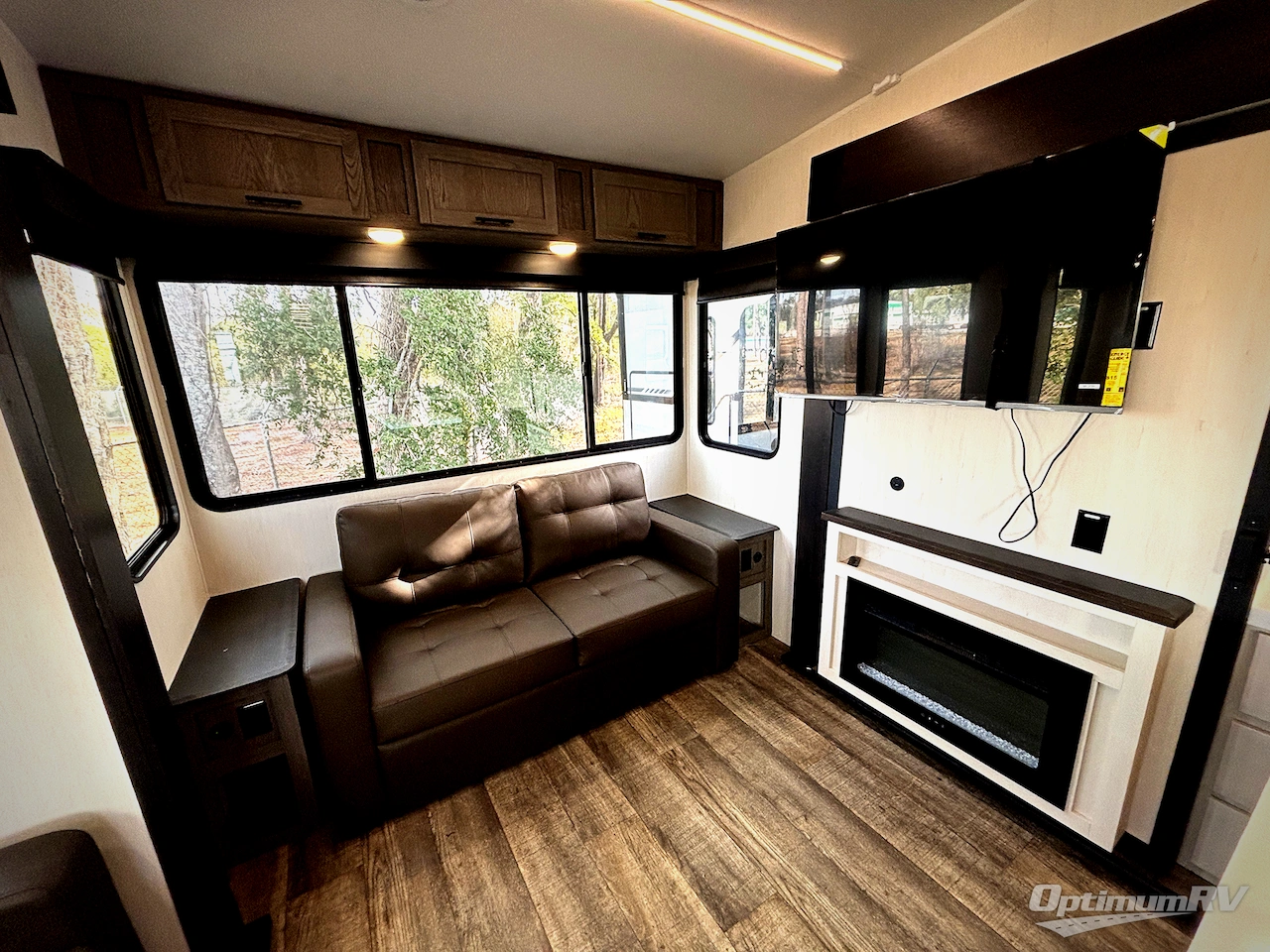 2025 Forest River Cherokee Arctic Wolf Suite 3650SUITE Photo 7