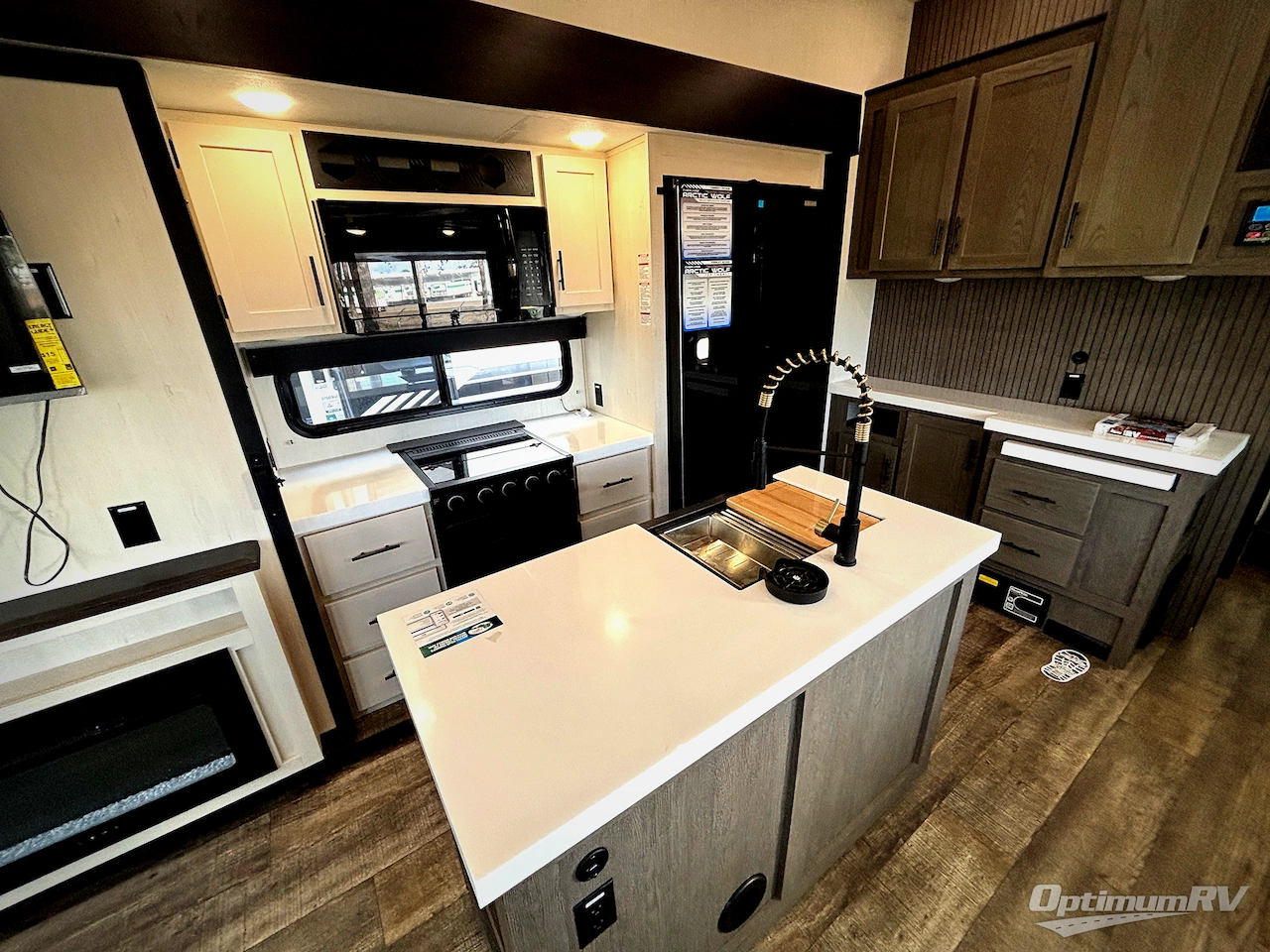 2025 Forest River Cherokee Arctic Wolf Suite 3650SUITE Photo 8