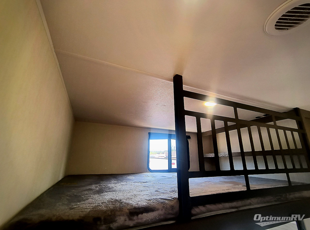 2025 Forest River Cherokee Arctic Wolf Suite 3750SUITE Photo 13