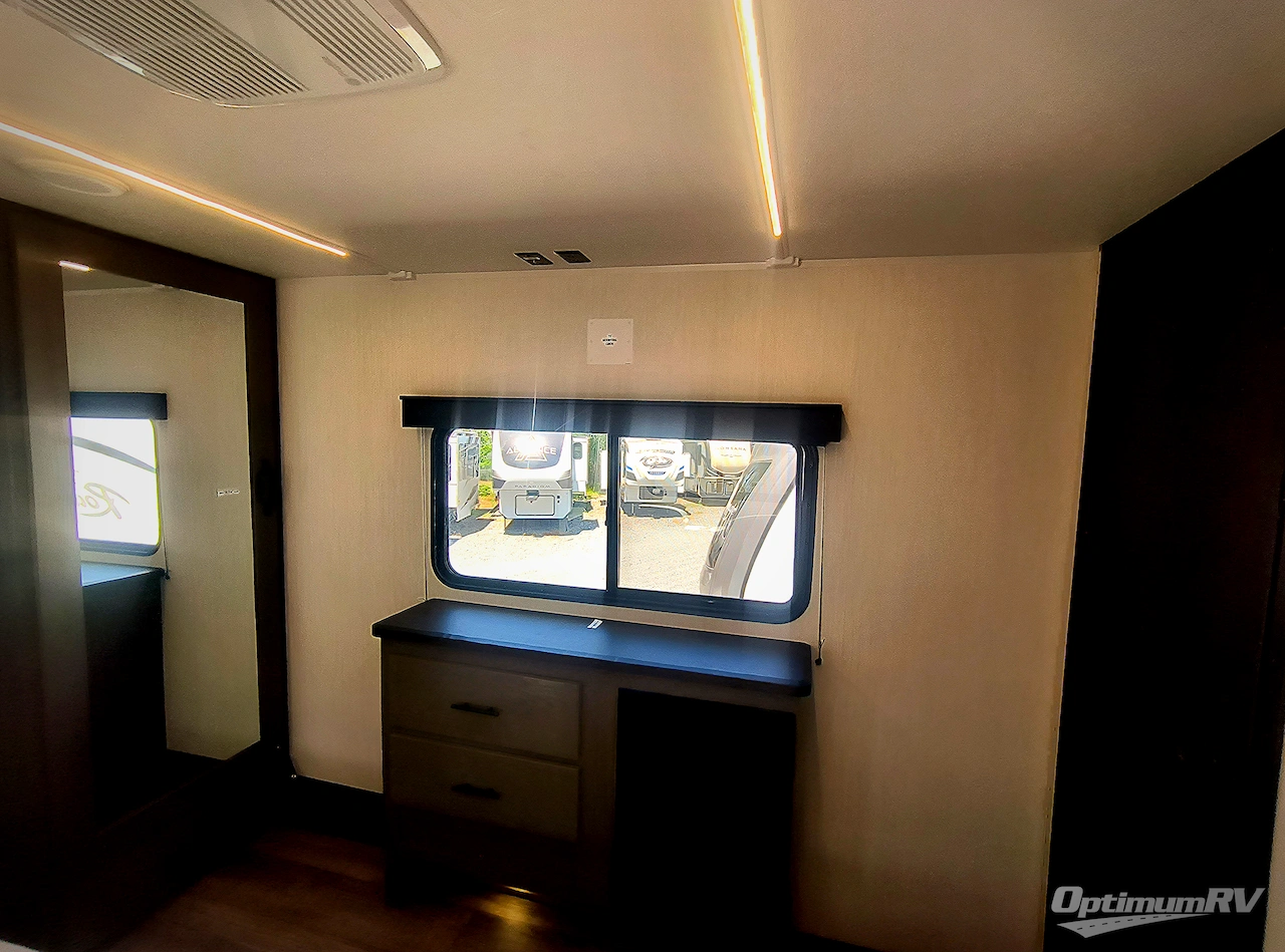 2025 Forest River Cherokee Arctic Wolf Suite 3750SUITE Photo 20