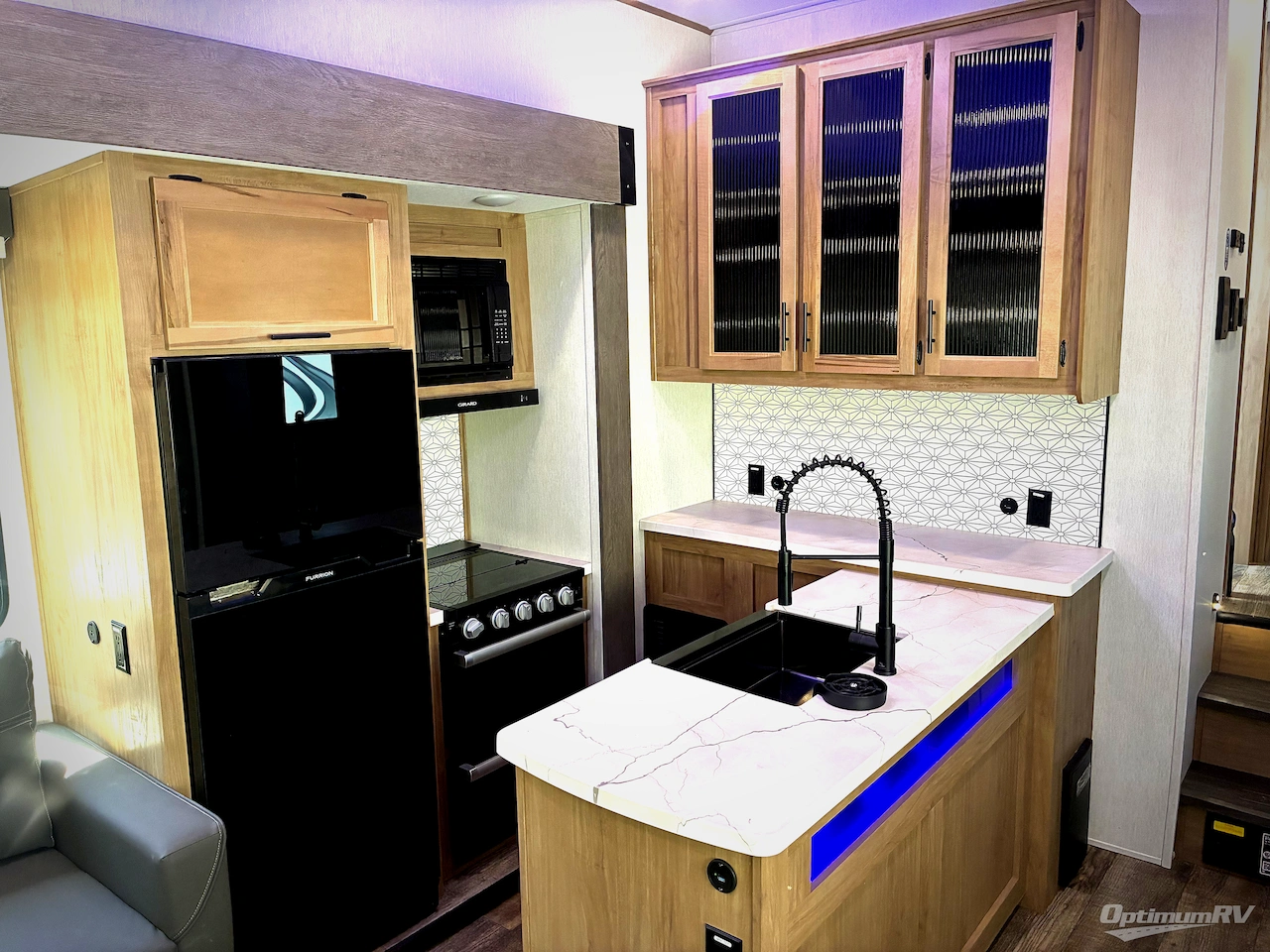 2024 Forest River Cherokee Arctic Wolf 261RK Photo 8