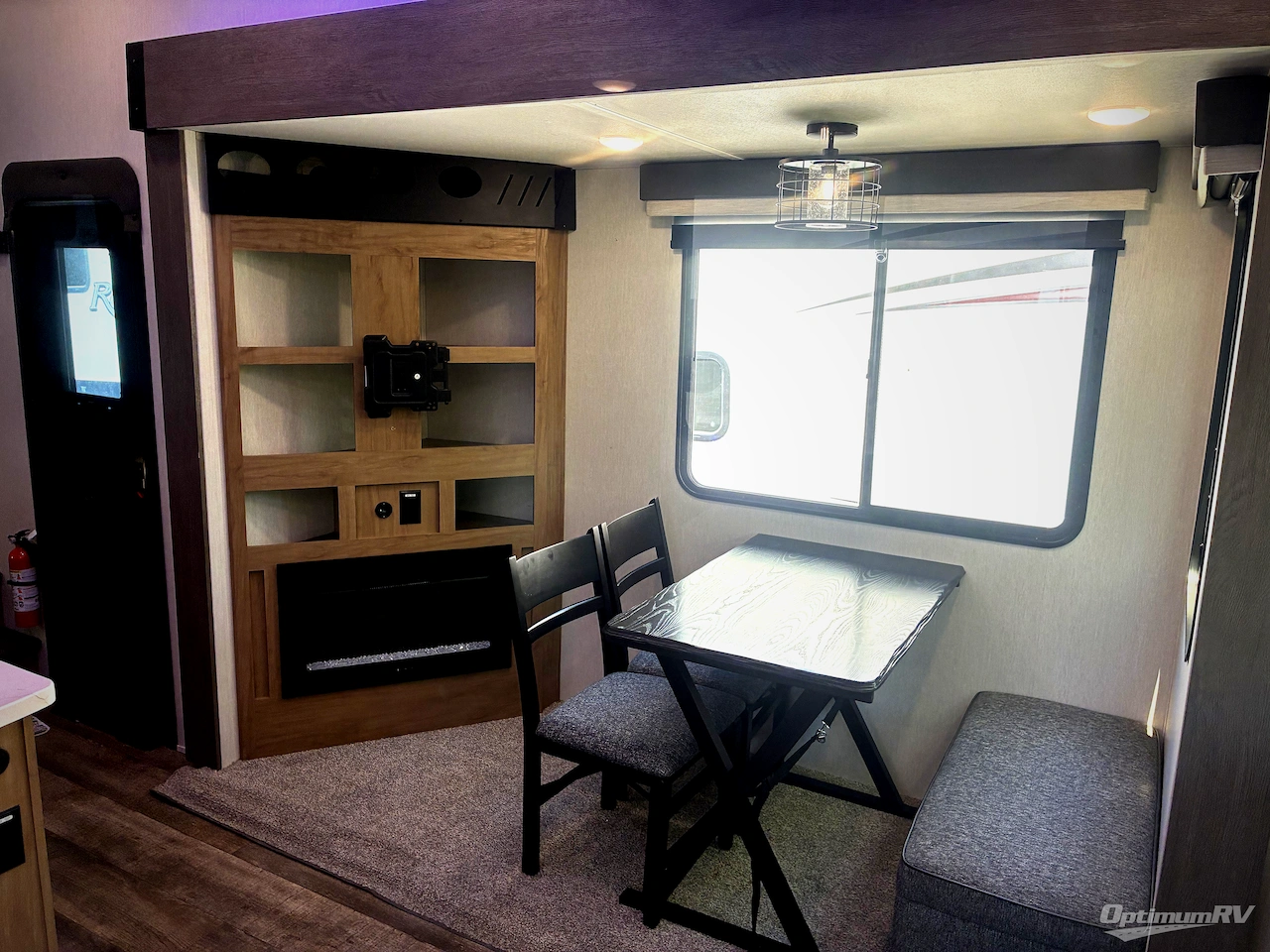2024 Forest River Cherokee Arctic Wolf 261RK Photo 9