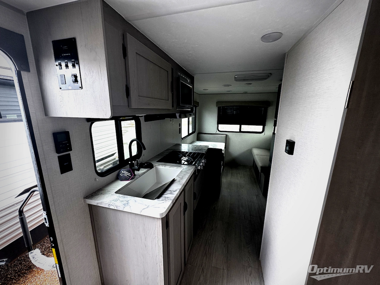 2026 Coachmen Clipper 5K Series 242MK Photo 6