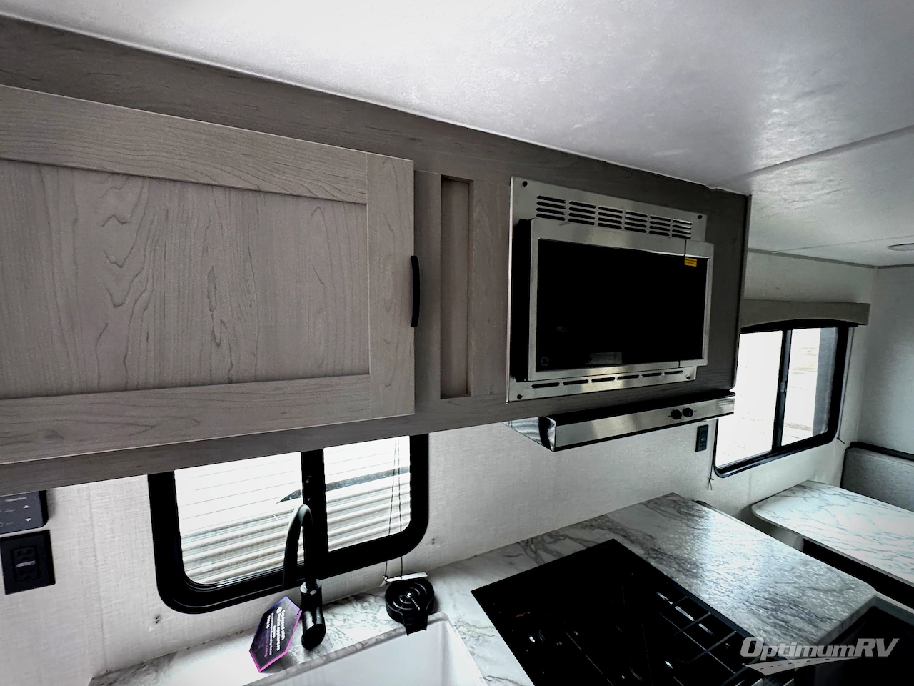 2026 Coachmen Clipper 5K Series 242MK Photo 8