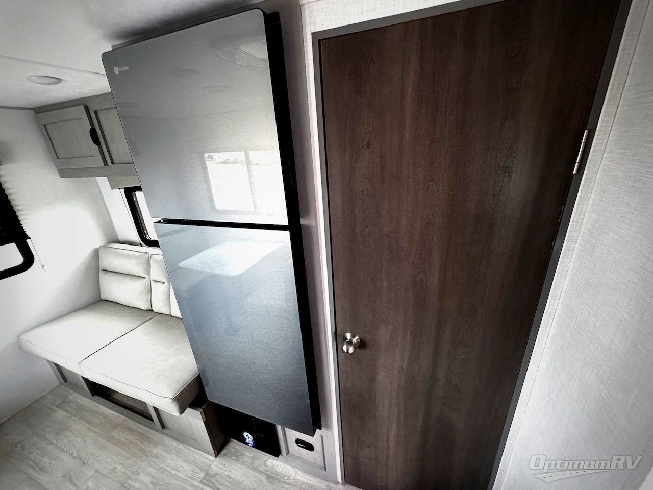 2026 Coachmen Clipper 5K Series 242MK Photo 9