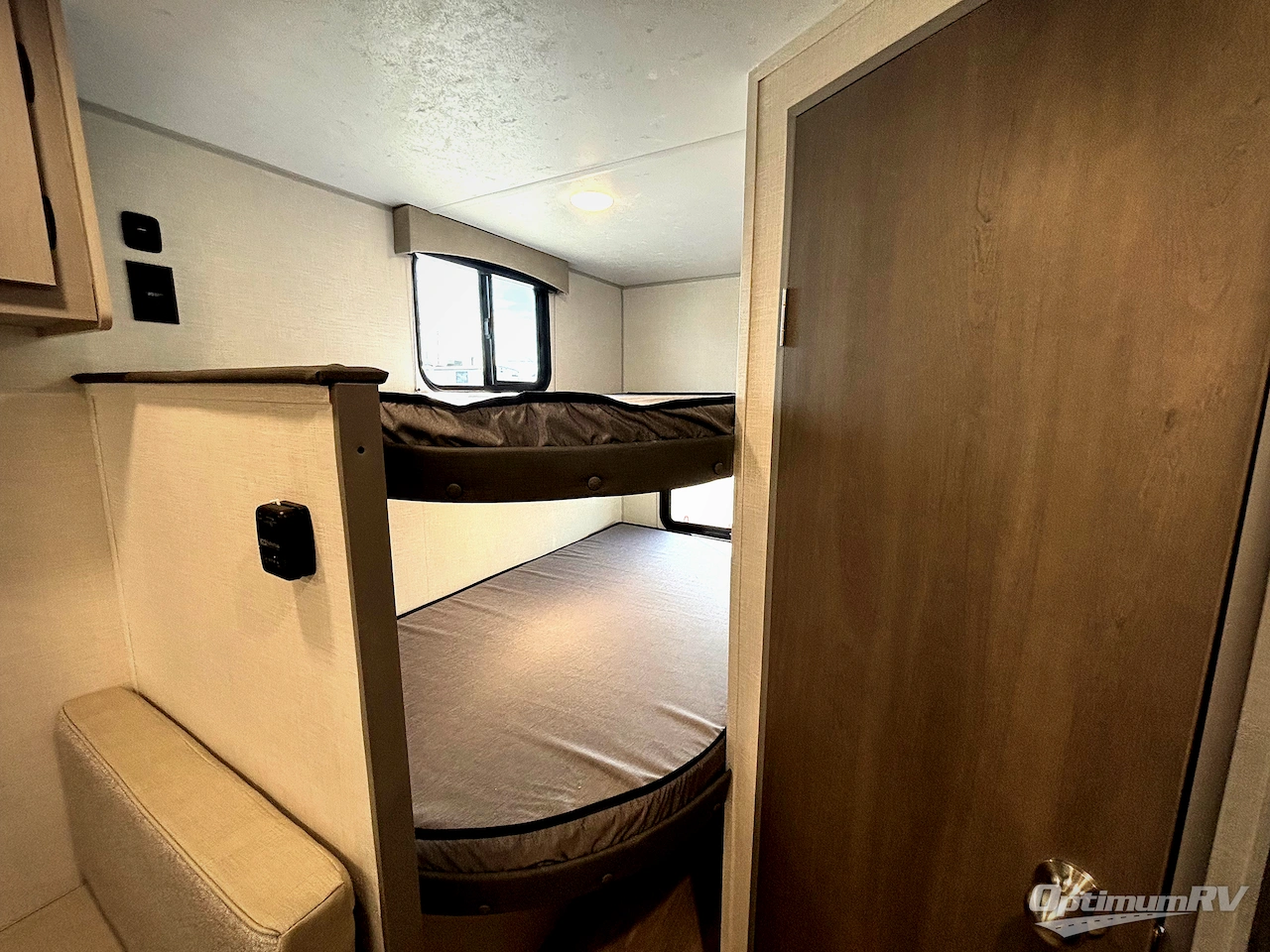 2026 Coachmen Clipper 4K Series 18BH Photo 10