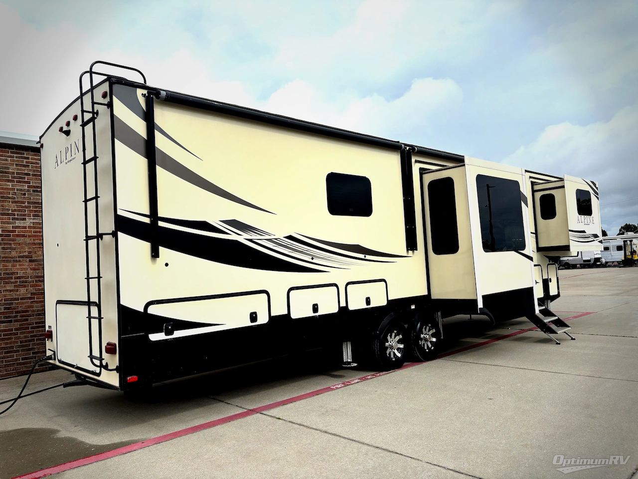 2019 Keystone alpine 3701FL Photo 2