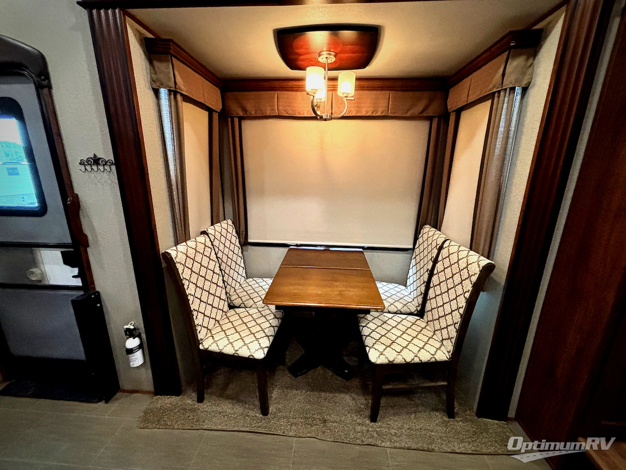 2019 Keystone alpine 3701FL Photo 15