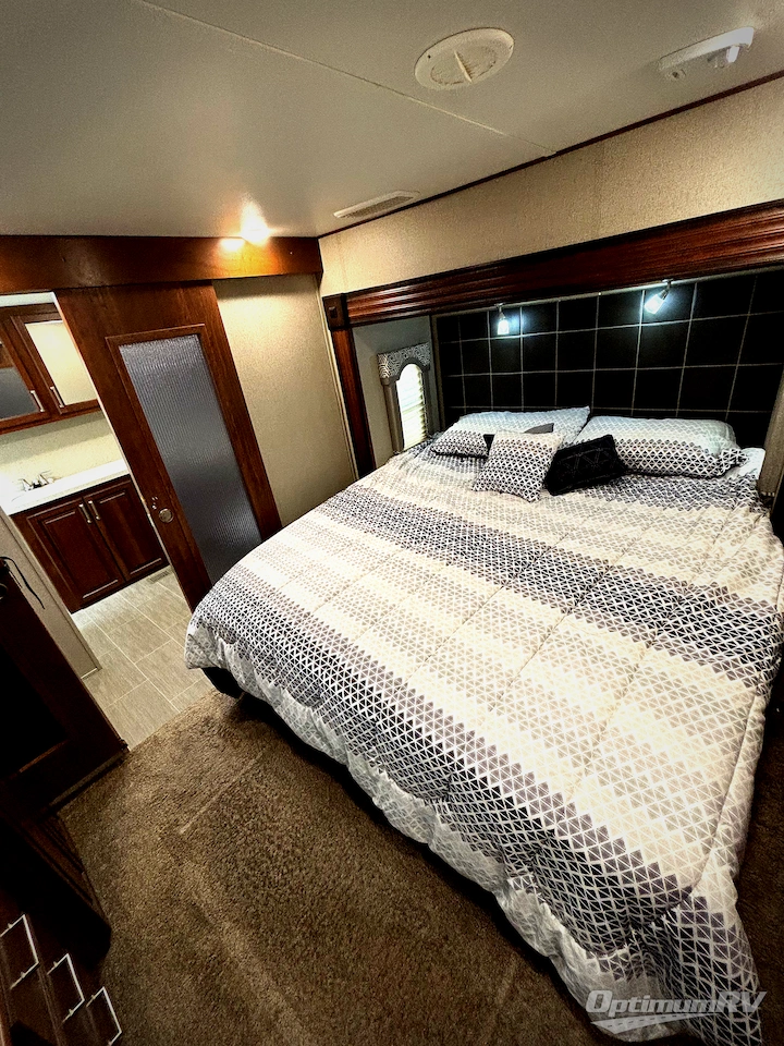 2019 Keystone alpine 3701FL Photo 18