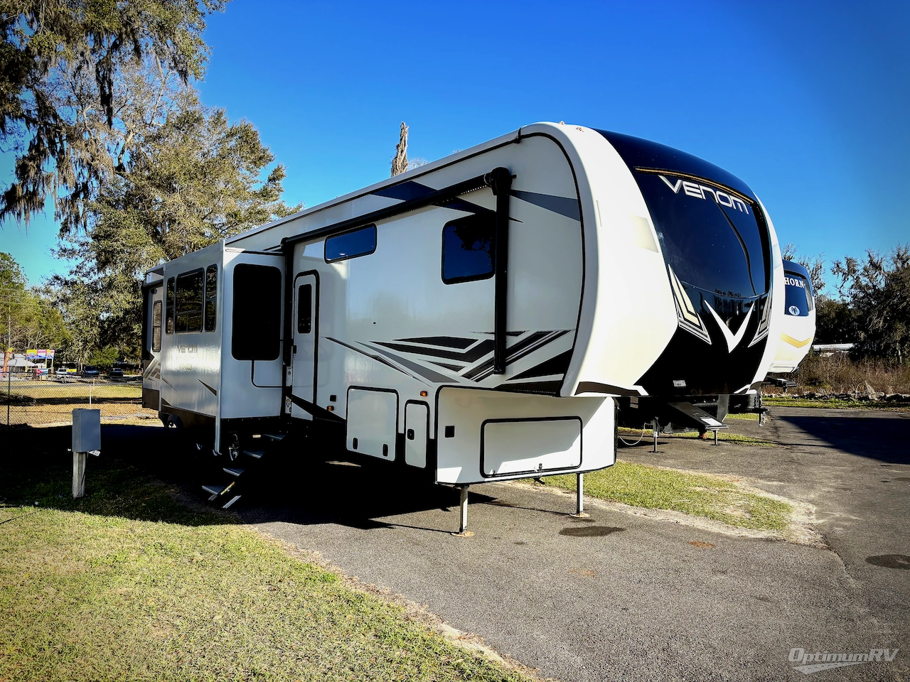 2022 KZ Venom V-Series V3916TK Photo 1