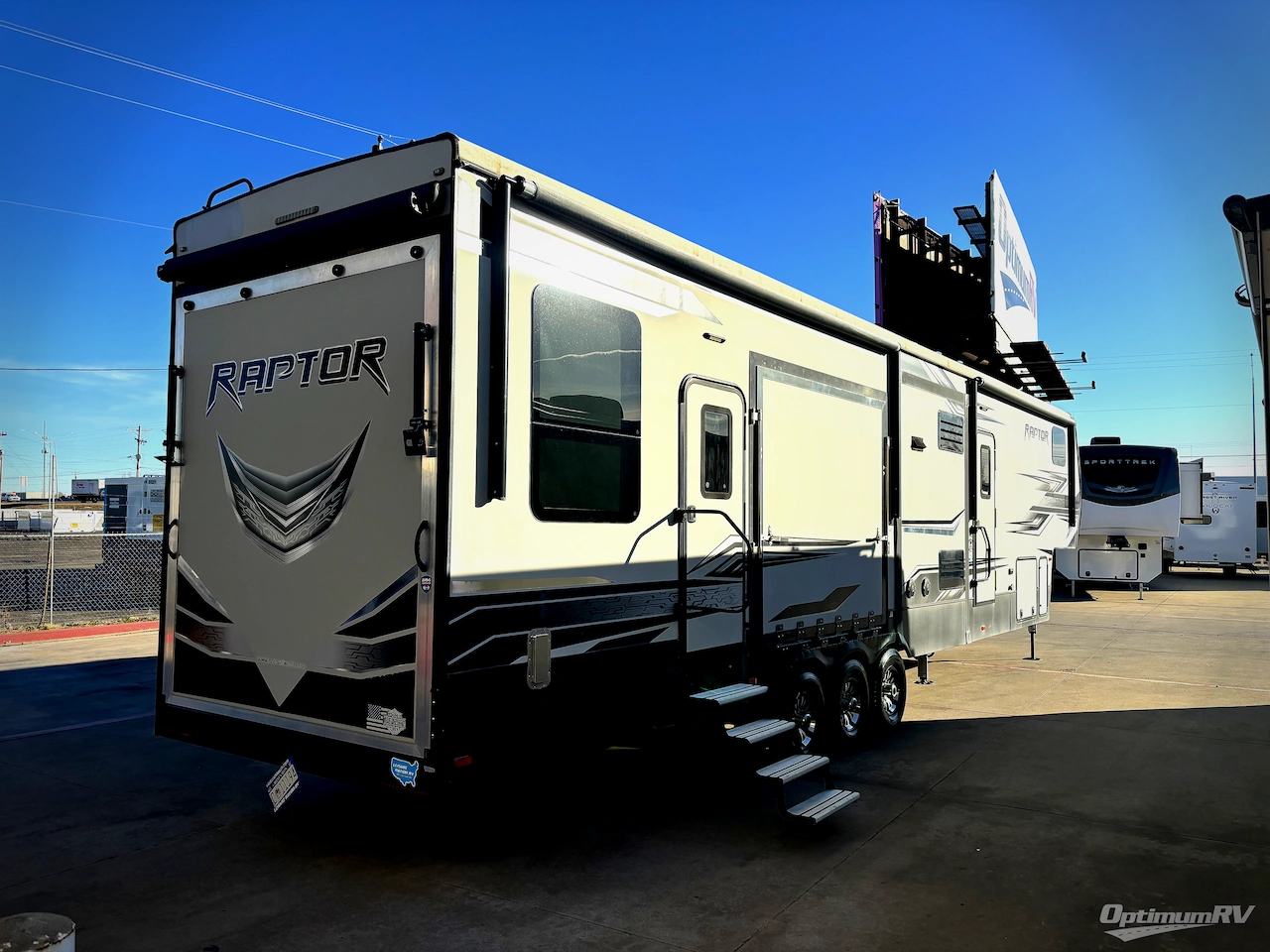 2018 Keystone Raptor 428SP Photo 2
