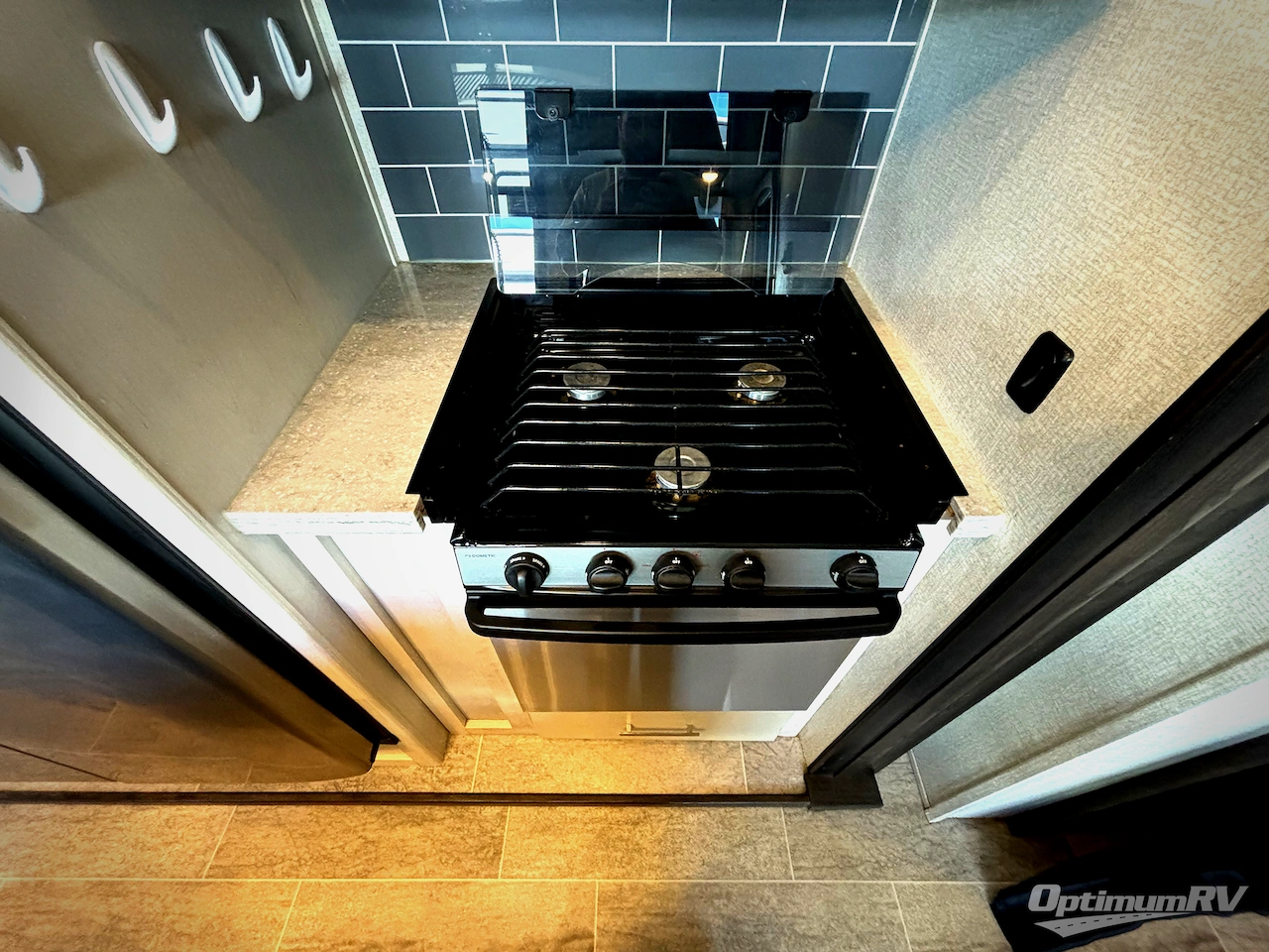 2018 Keystone Raptor 428SP Photo 6