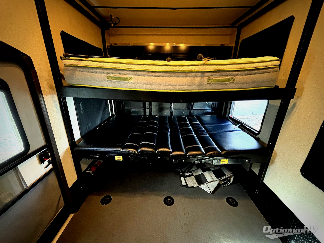 2018 Keystone Raptor 428SP Photo 9