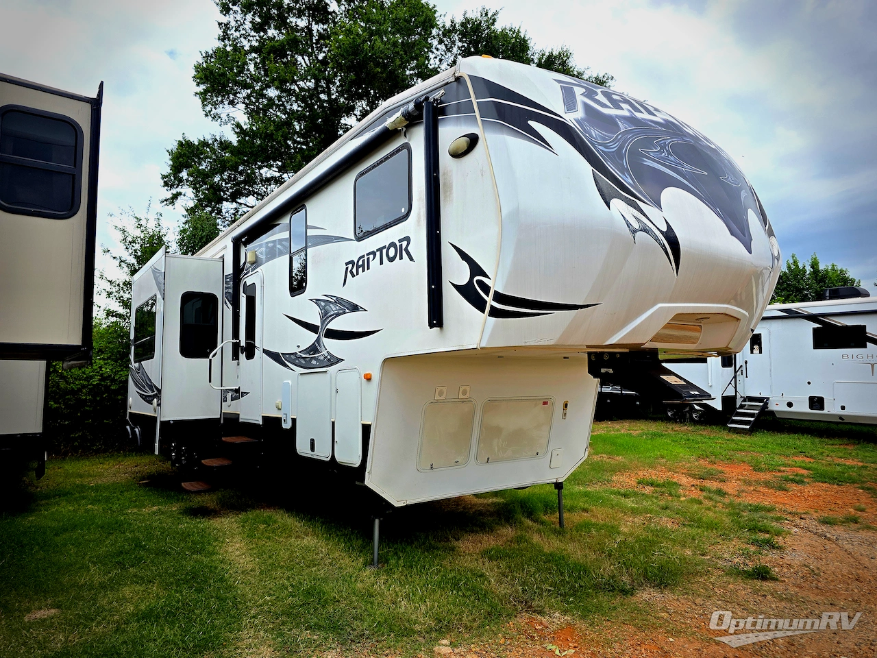 2013 Keystone Raptor 395LEV Photo 1