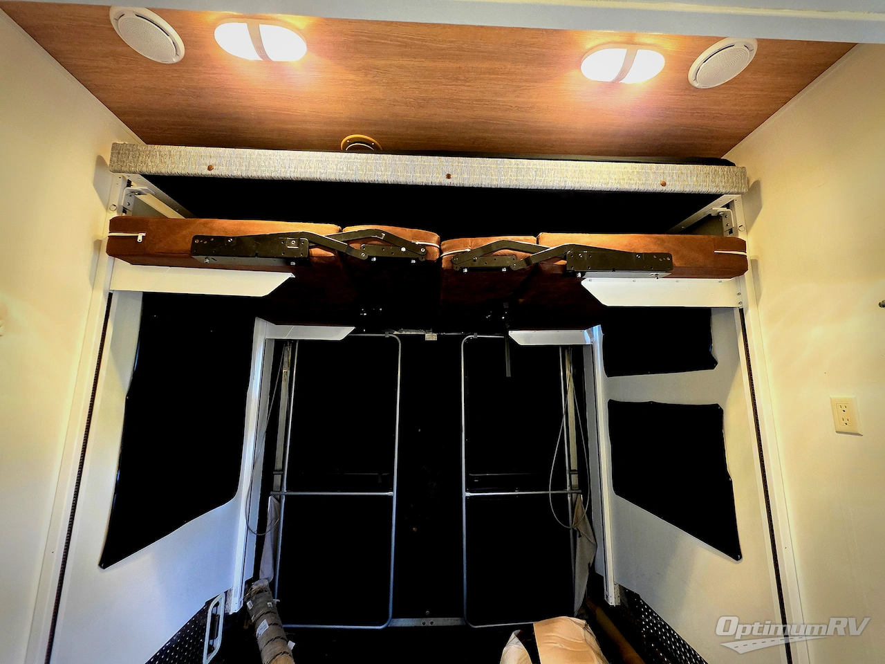 2013 Keystone Raptor 395LEV Photo 21