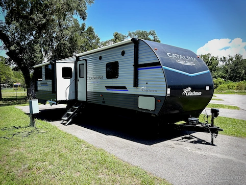 Used 2023 Coachmen Catalina Legacy 313RLTS Featured Photo