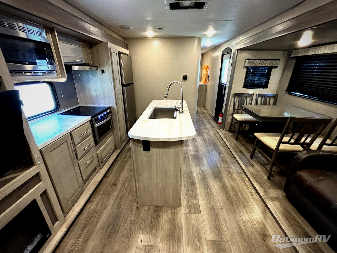 2023 Coachmen Catalina Legacy 313RLTS Photo 5