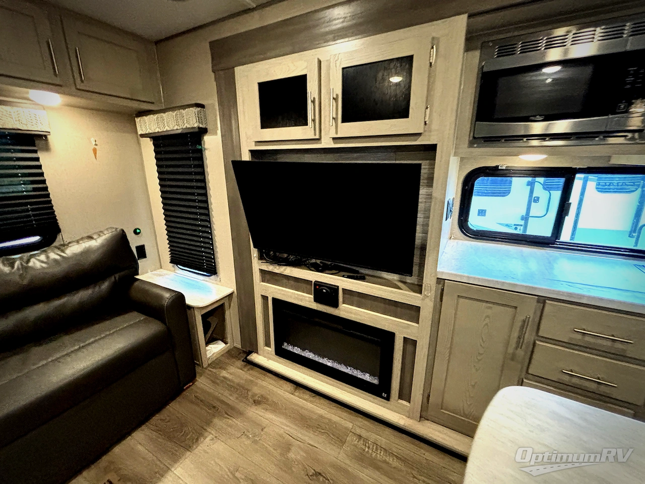 2023 Coachmen Catalina Legacy 313RLTS Photo 18