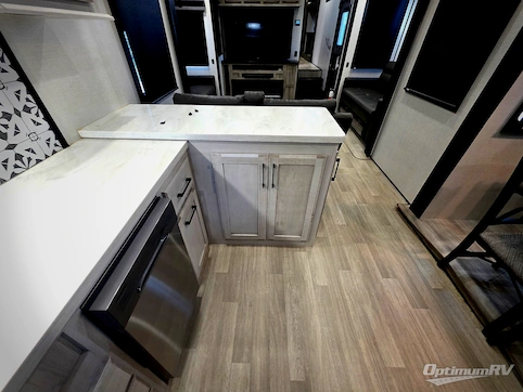 2023 KZ Durango Gold G391RKF RV Photo 3