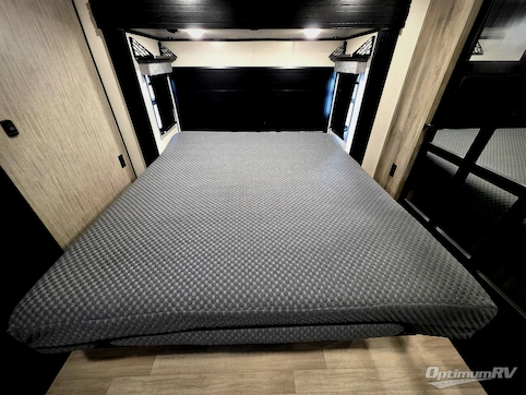 2023 KZ Durango Gold G391RKF RV Photo 4