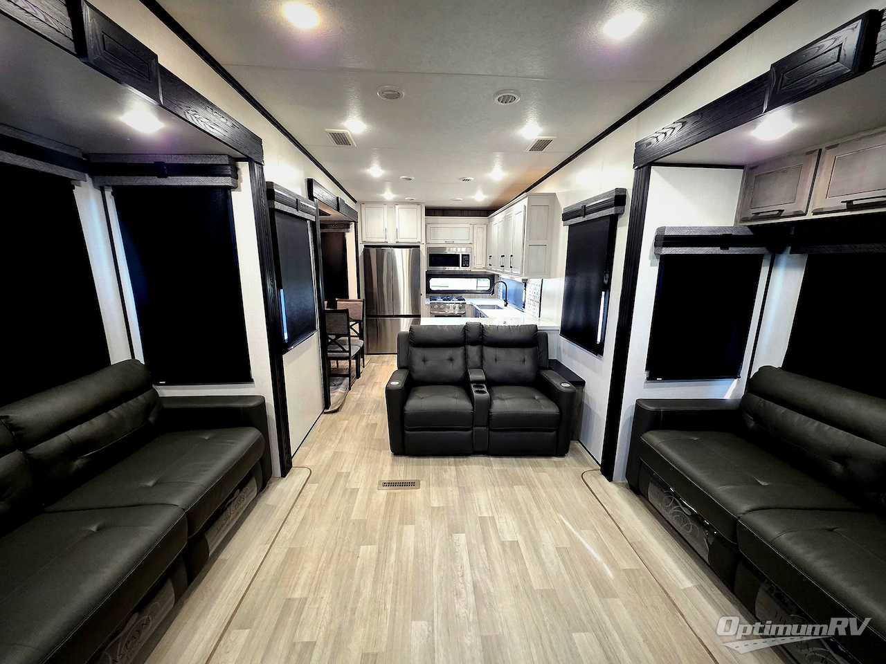 2023 KZ Durango Gold G391RKF Photo 4