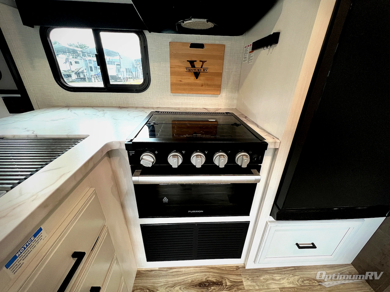 2024 Venture SportTrek ST271VMB Photo 9