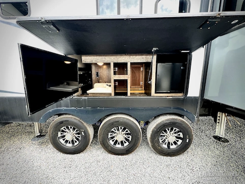 2018 Heartland Cyclone 4005 RV Photo 4