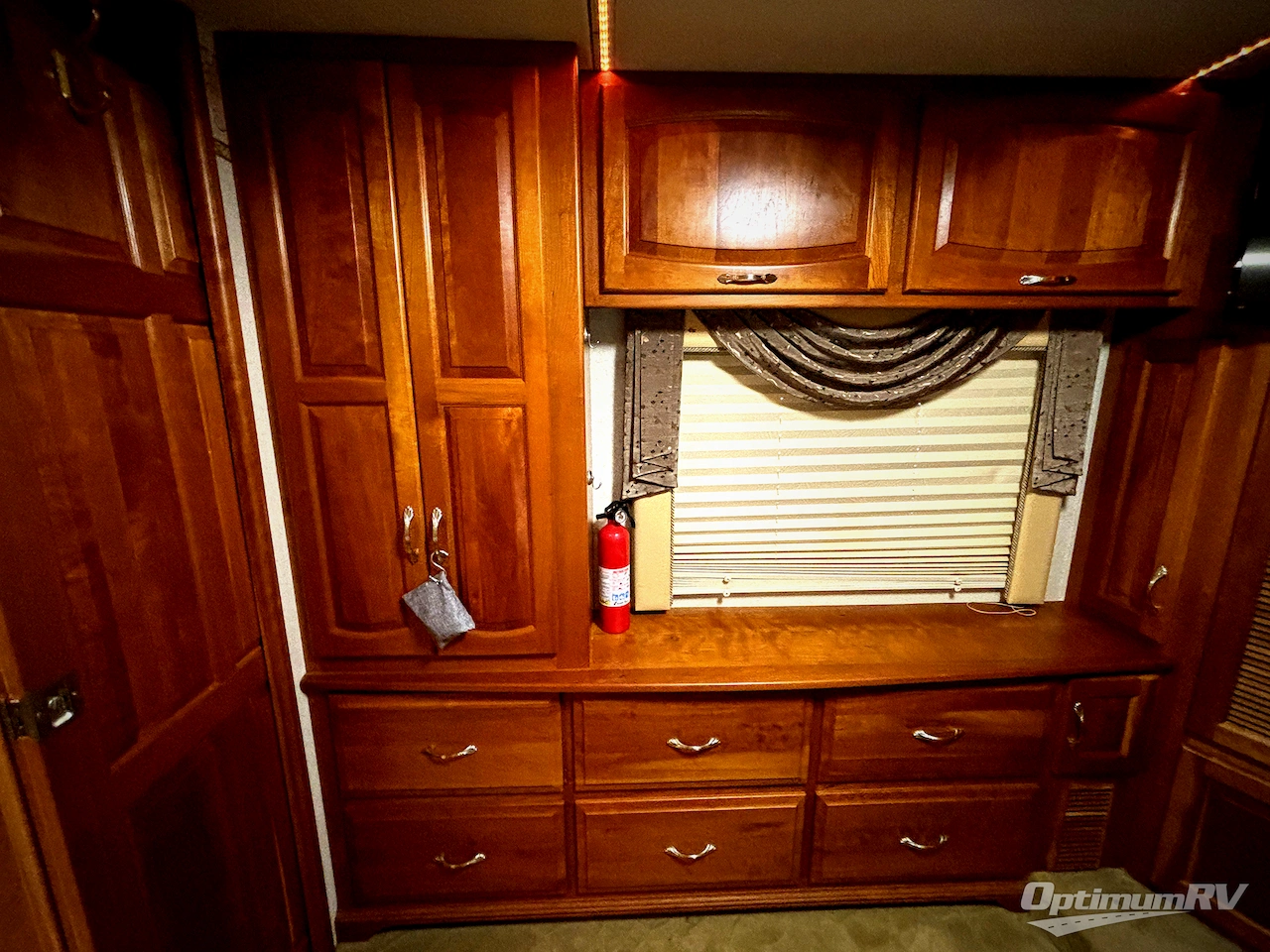 2004 Newmar Mountain Aire 4016 Photo 22