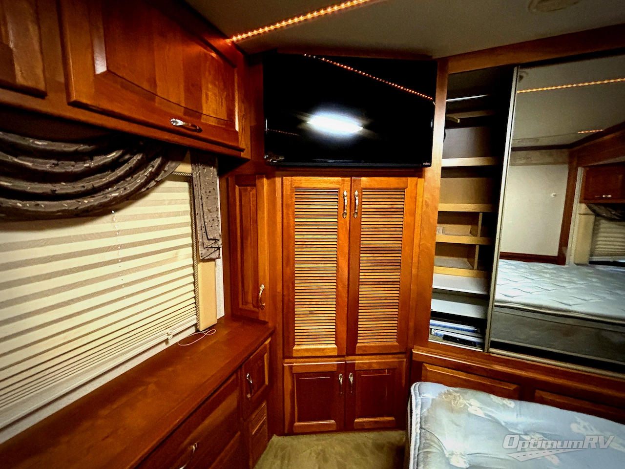 2004 Newmar Mountain Aire 4016 Photo 23