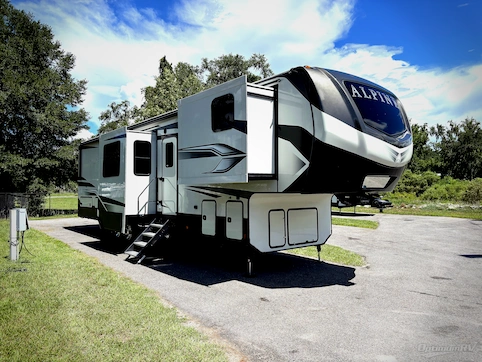 Used 2022 Keystone RV alpine 3790FK Featured Photo