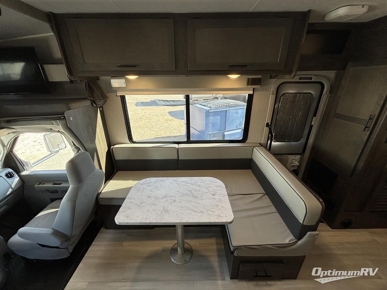 2022 Coachmen Leprechaun Premier 260DS Ford 450 Photo 5