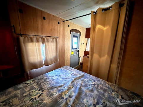 2011 Jayco Jay Flight 22FB RV Photo 2
