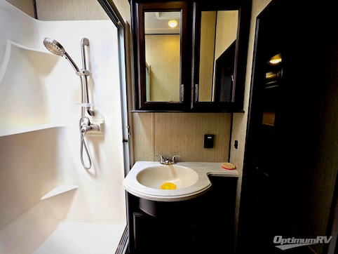 2018 Palomino Columbus F386FK RV Photo 4