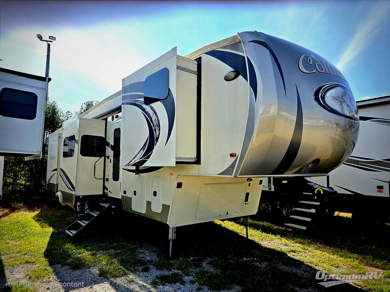 2018 Palomino Columbus F386FK Photo 1