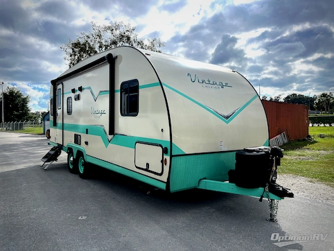 Used 2024 Gulf Stream Vintage Cruiser 23TWS Featured Photo