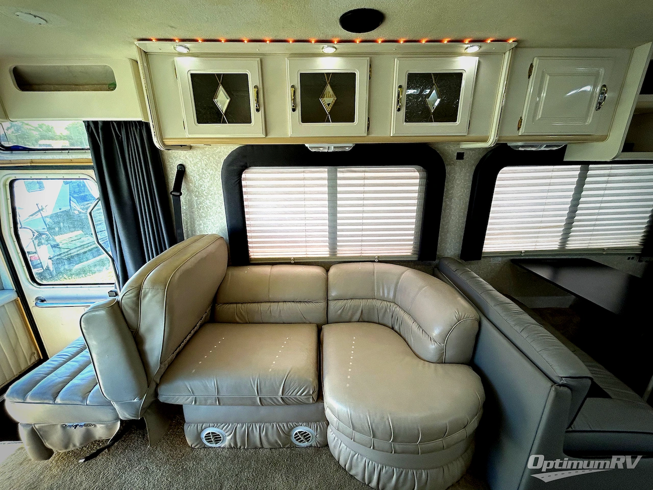 1998 Gulf Stream Scenic Cruiser 8362 Photo 11