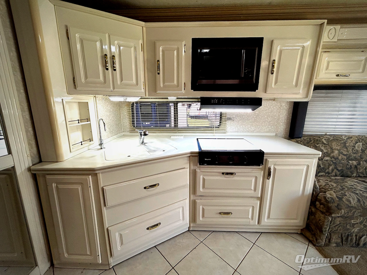 1998 Gulf Stream Scenic Cruiser 8362 Photo 6