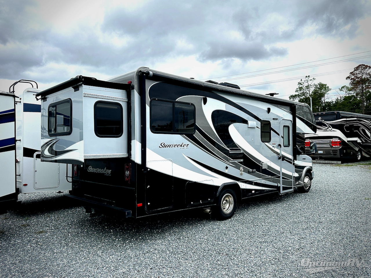 2017 Forest River Sunseeker 2500TS Ford Photo 2