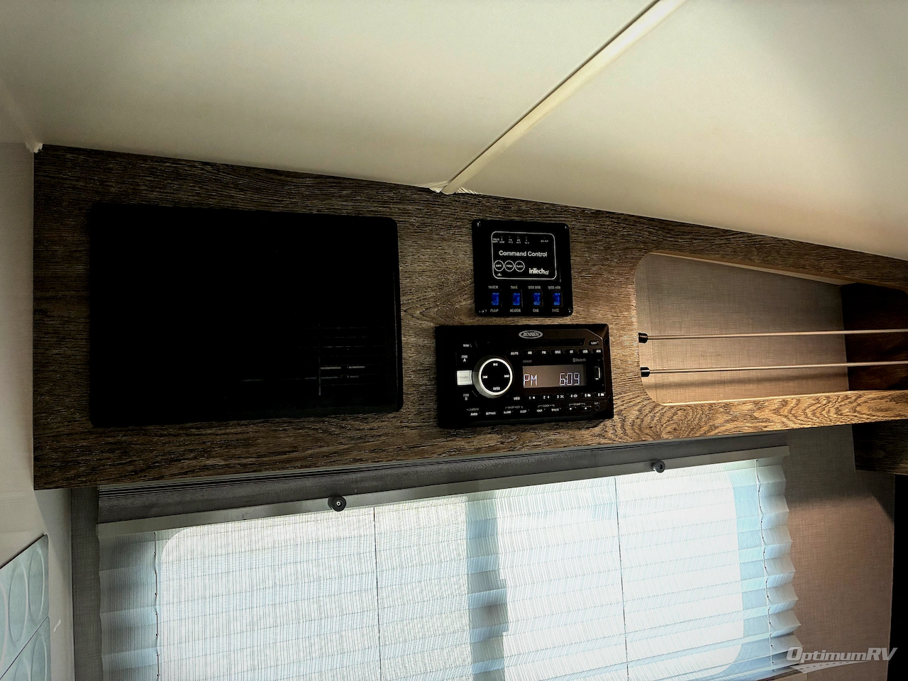 2020 inTech RV Sol Eclipse Photo 11