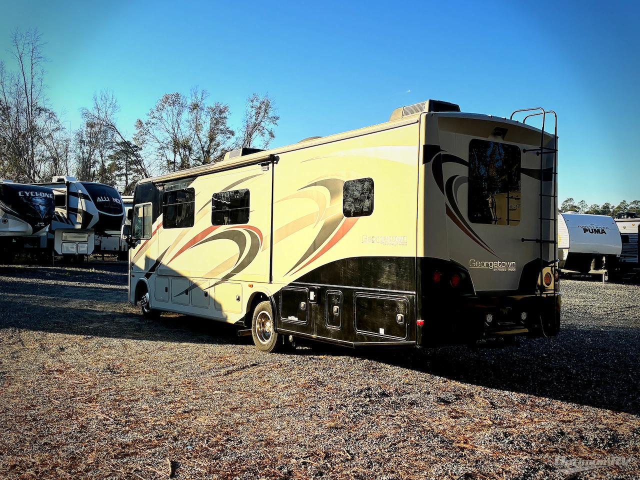 2017 Forest River Georgetown 5 Series 31L5 Photo 3