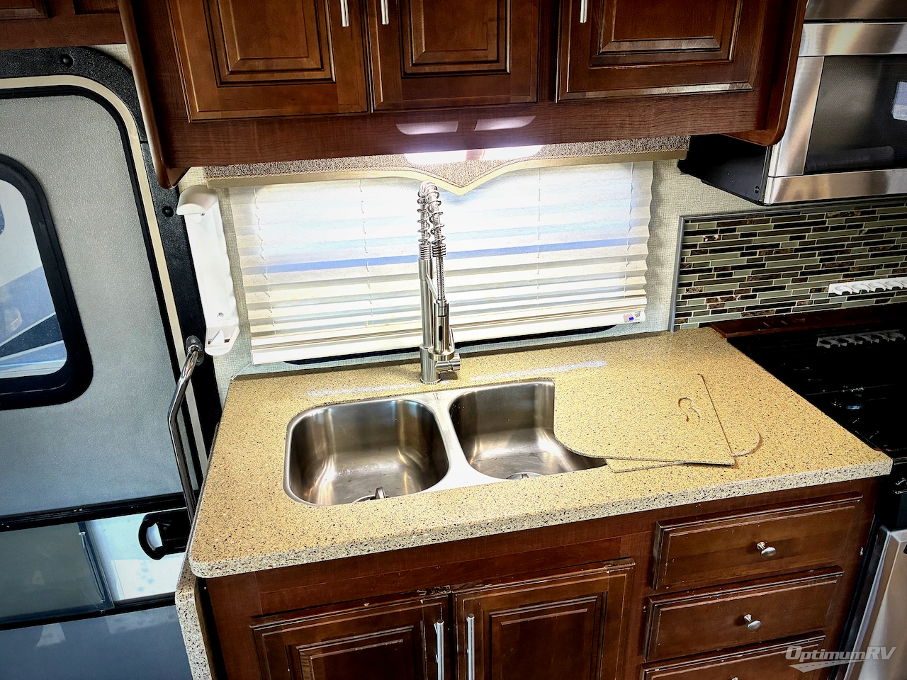 2017 Forest River Georgetown 5 Series 31L5 Photo 8