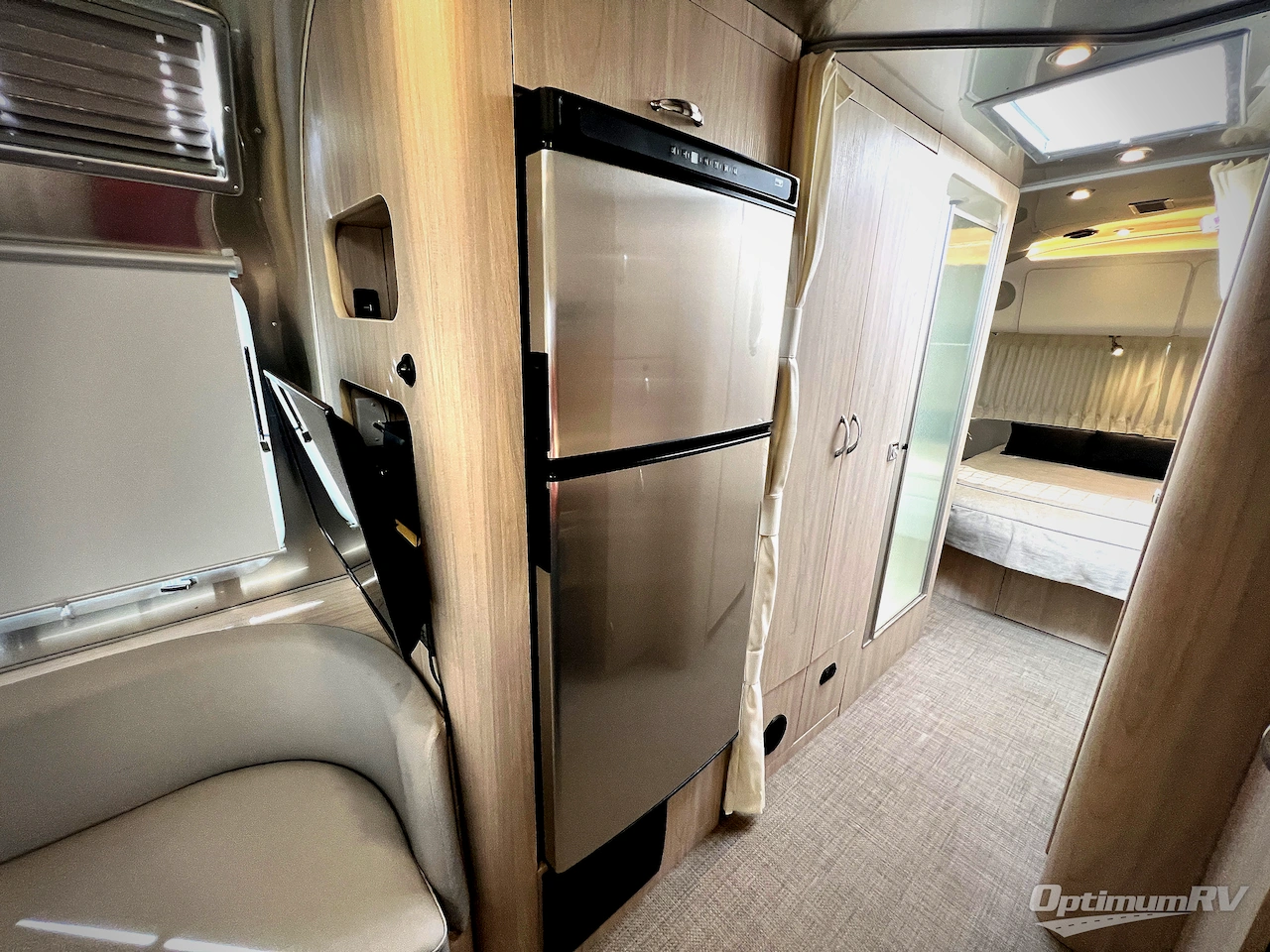 2021 Airstream Globetrotter 27FB Photo 9