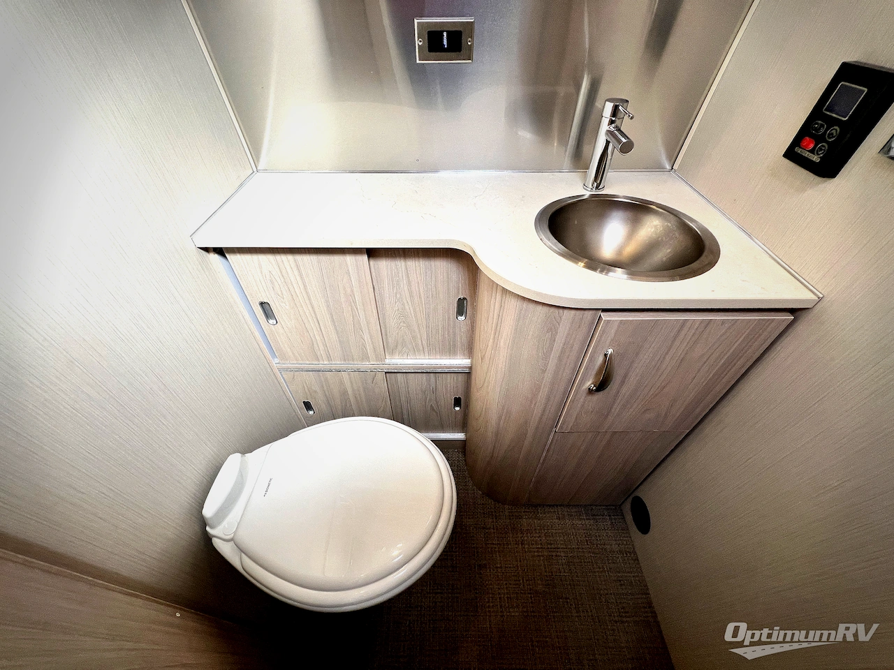 2021 Airstream Globetrotter 27FB Photo 15