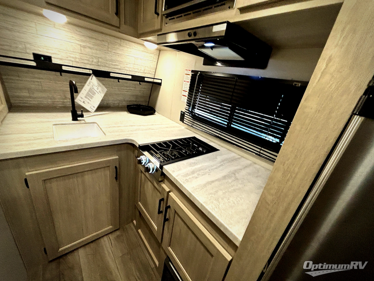 2024 Coachmen Catalina Trail Blazer 18TH Photo 8