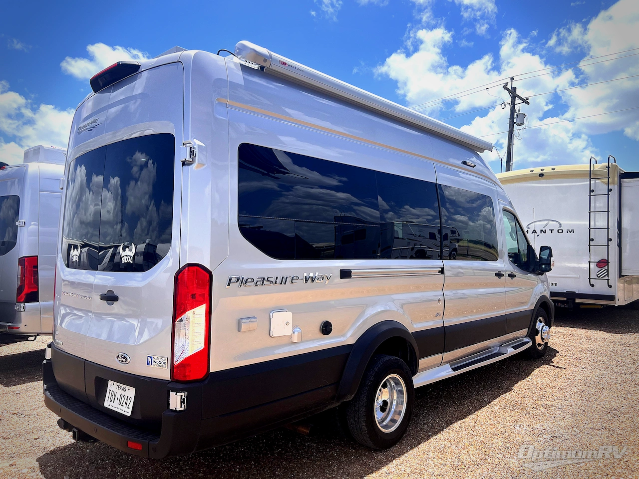 2022 Pleasure-Way Ontour 2.2 Photo 2
