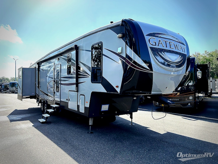 2017 Heartland Gateway 3700PTB RV Photo 1