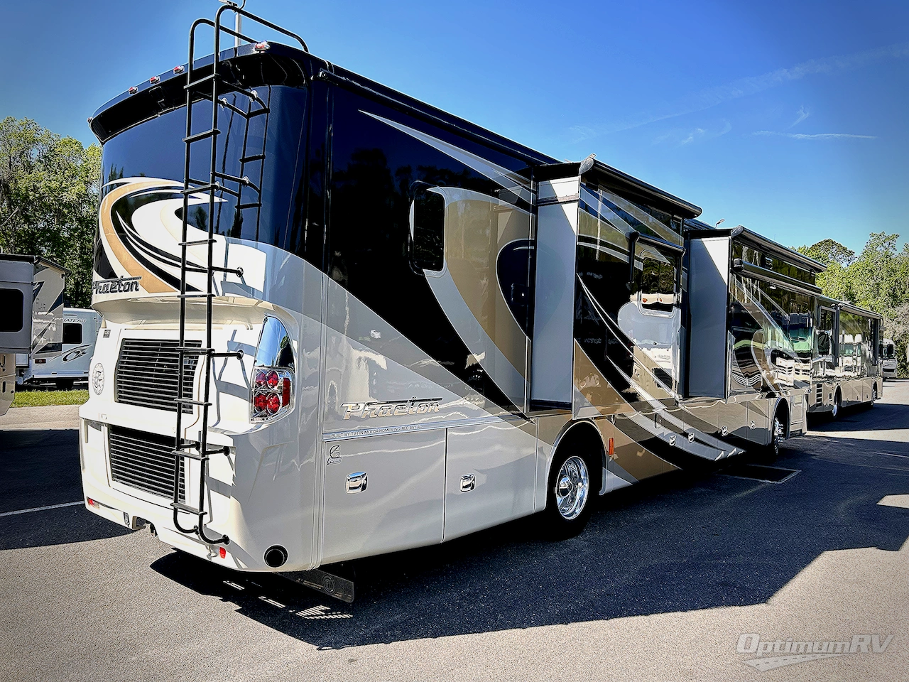 2016 Tiffin Phaeton 40 QBH Photo 2